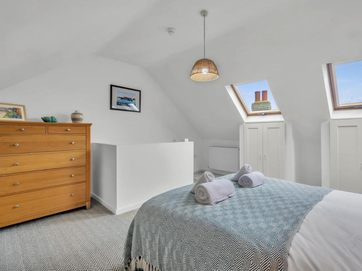 Pass The Keys Spacious And Modern Sea Side Apartment Whitstable